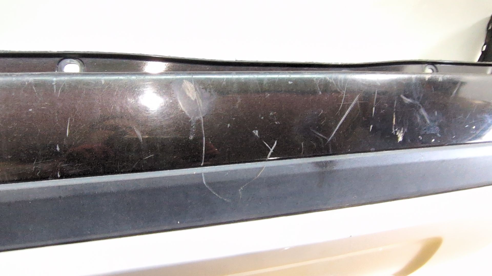 paragolpes_trasero_850226743r_color_carroceria_nv676_pearlescent_black_bc_dacia_duster_hs_1_5_dci_hsmc