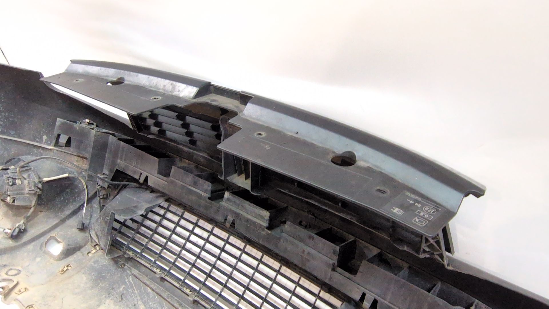 paragolpes_delantero_620227924r_color_carroceria_nv676_pearlescent_black_bc_dacia_duster_hs_1_5_dci_hsmc