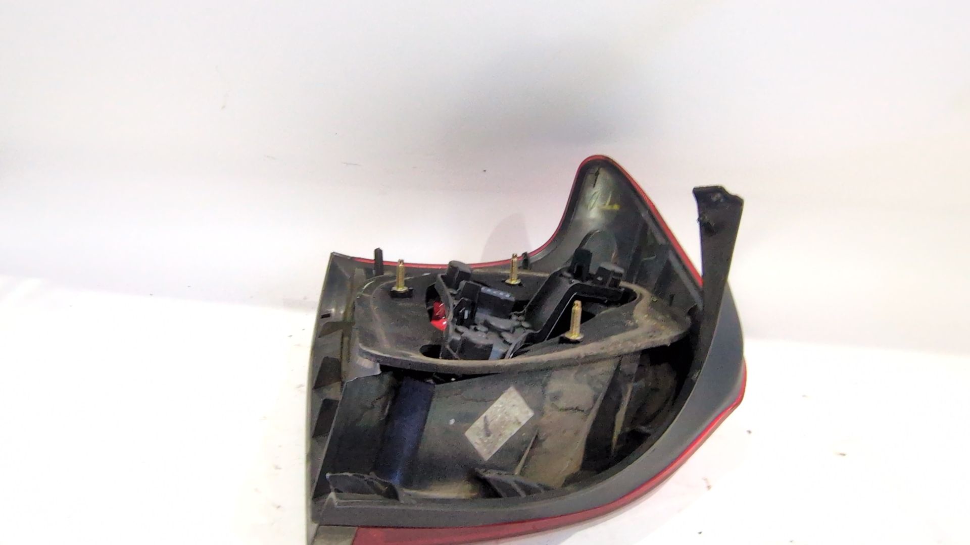 piloto_trasero_derecho_8155105160_toyota_avensis_sedan_t25_2_2_d_4d_adt251