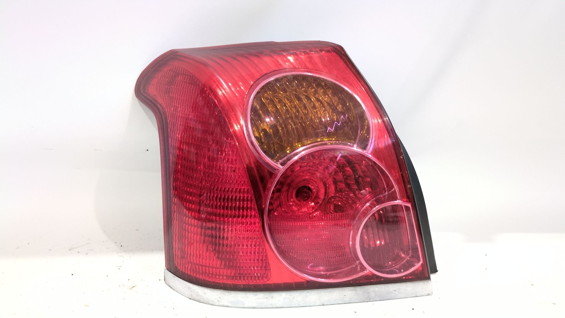 piloto_trasero_izquierdo_8156105150_toyota_avensis_sedan_t25_2_2_d_4d_adt251