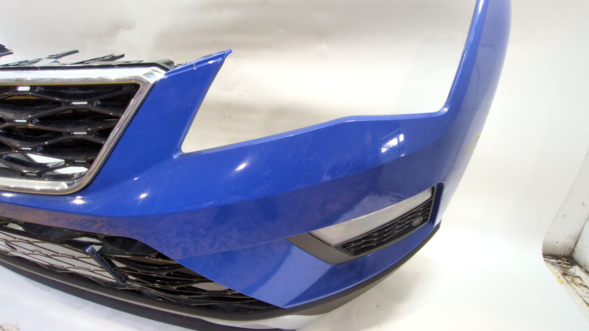 paragolpes_delantero_575807221a_color_exterior_n_de_pintura_k4_v5f_seat_ateca_kh7_khp_2_0_tdi