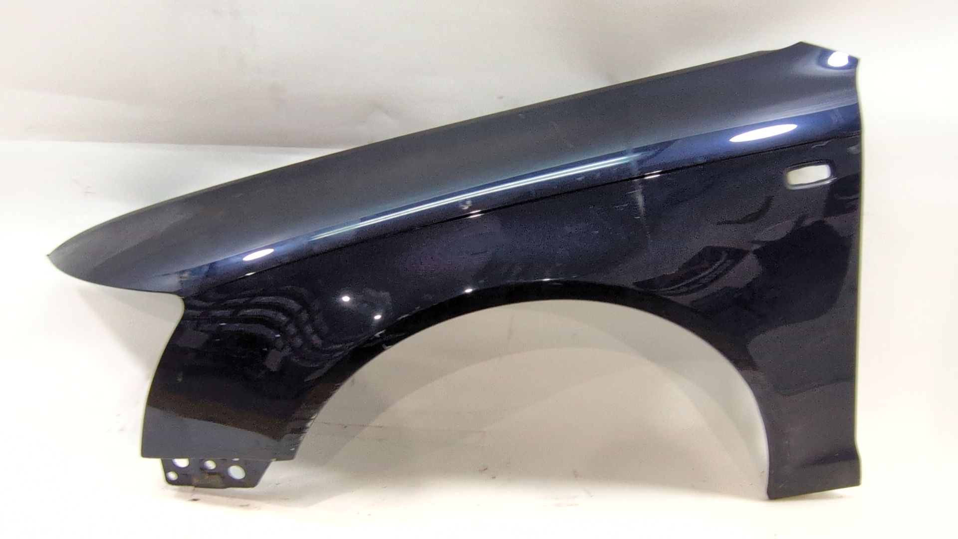 aleta_delantera_izquierda_4f0821103a_color_exterior_n_de_pintura_7x_z5d_4f0_821_103_a_audi_a6_c6_4f2_3_2_fsi