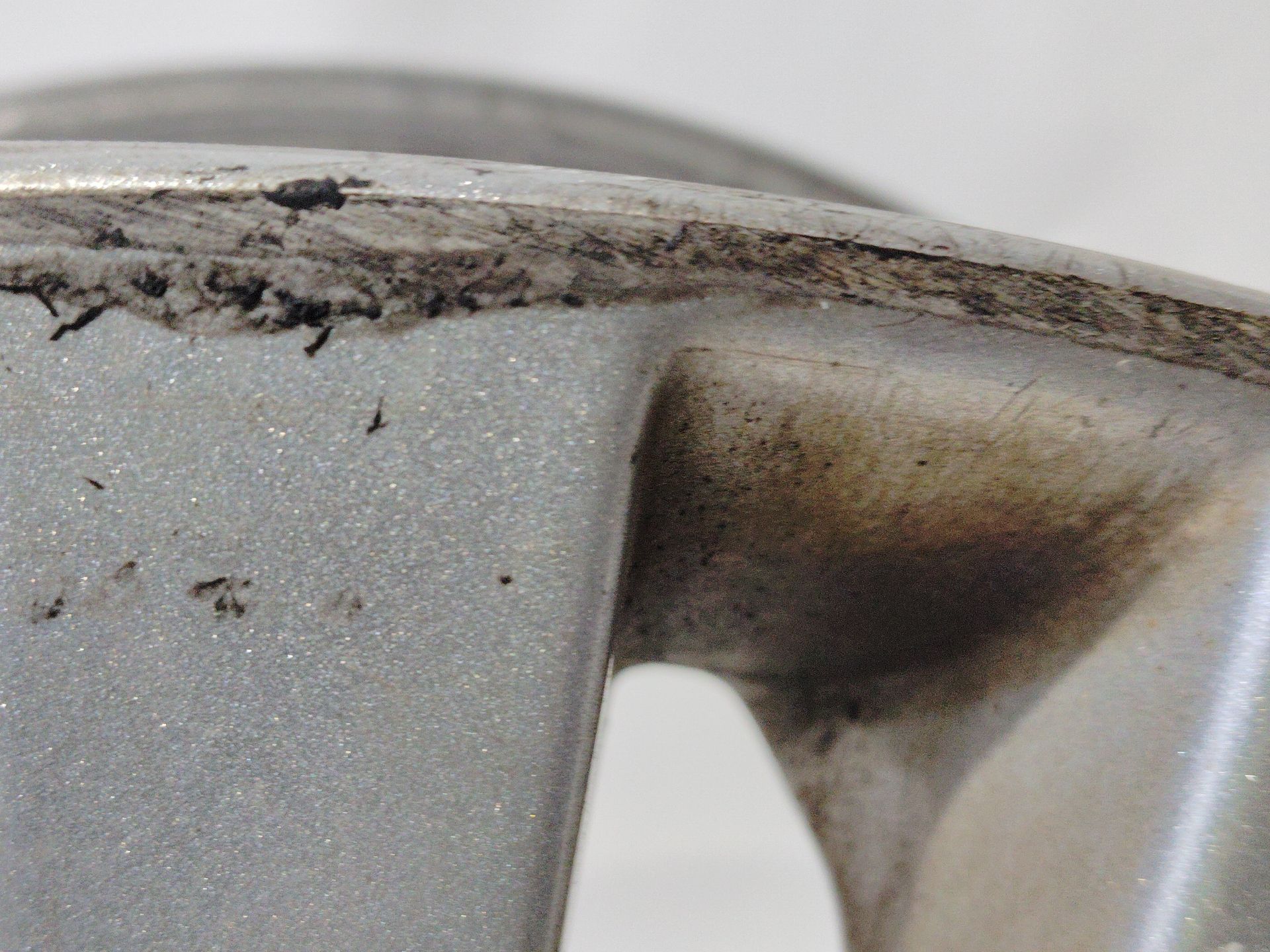 llanta_aluminio_lr050886_land_rover_discovery_iv_l319_3_0_td_4x4