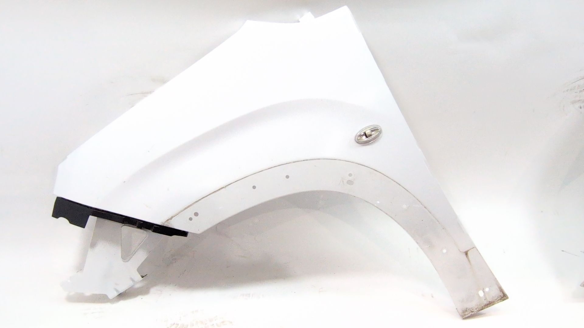 aleta_delantera_izquierda_9816483780_color_de_carroceria_ewp_pintura_blanco_banquise_98_164_837_80_peugeot_rifter_e_rifter