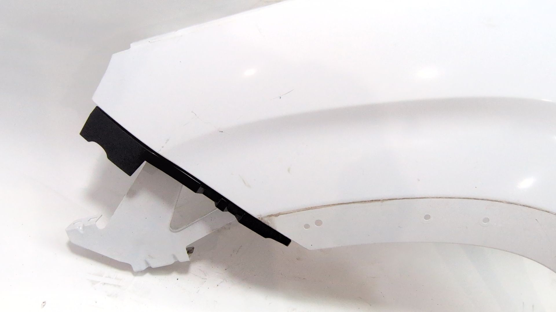 aleta_delantera_izquierda_9816483780_color_de_carroceria_ewp_pintura_blanco_banquise_98_164_837_80_peugeot_rifter_e_rifter