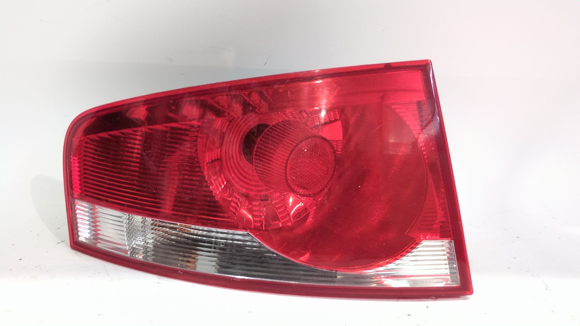 piloto_trasero_izquierdo_exterior_5p8945095a_seat_altea_xl_5p5_5p8_1_6_tdi