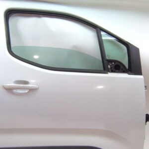 puerta_delantera_derecha_9820423080_color_de_carroceria_ewp_pintura_blanco_banquise_98_204_230_80_peugeot_rifter_e_rifter
