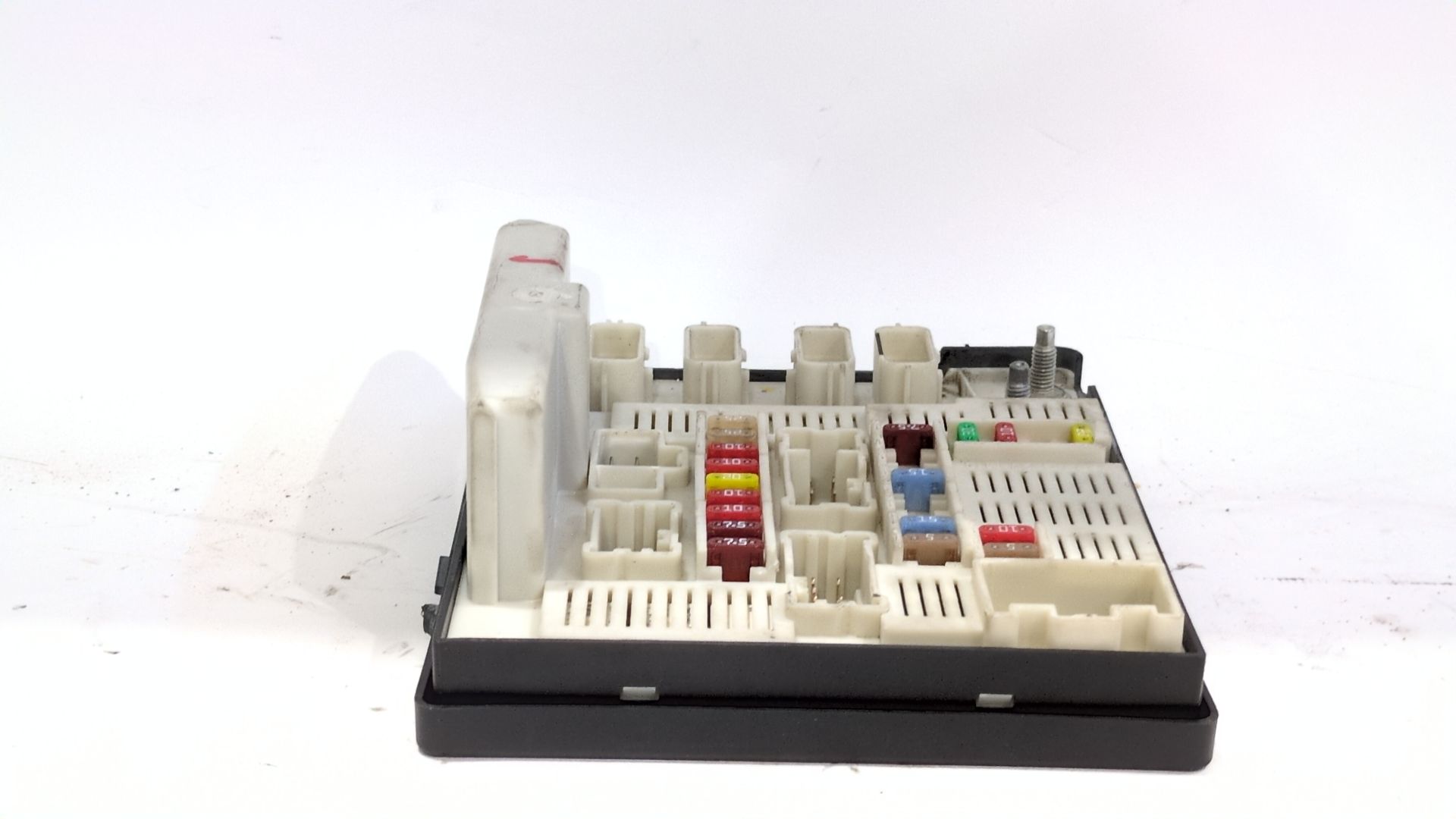 caja_reles_fusibles_8200481866_n2_usmc_ptf_renault_scenic_ii_jm0_1_1_9_dci_jm14