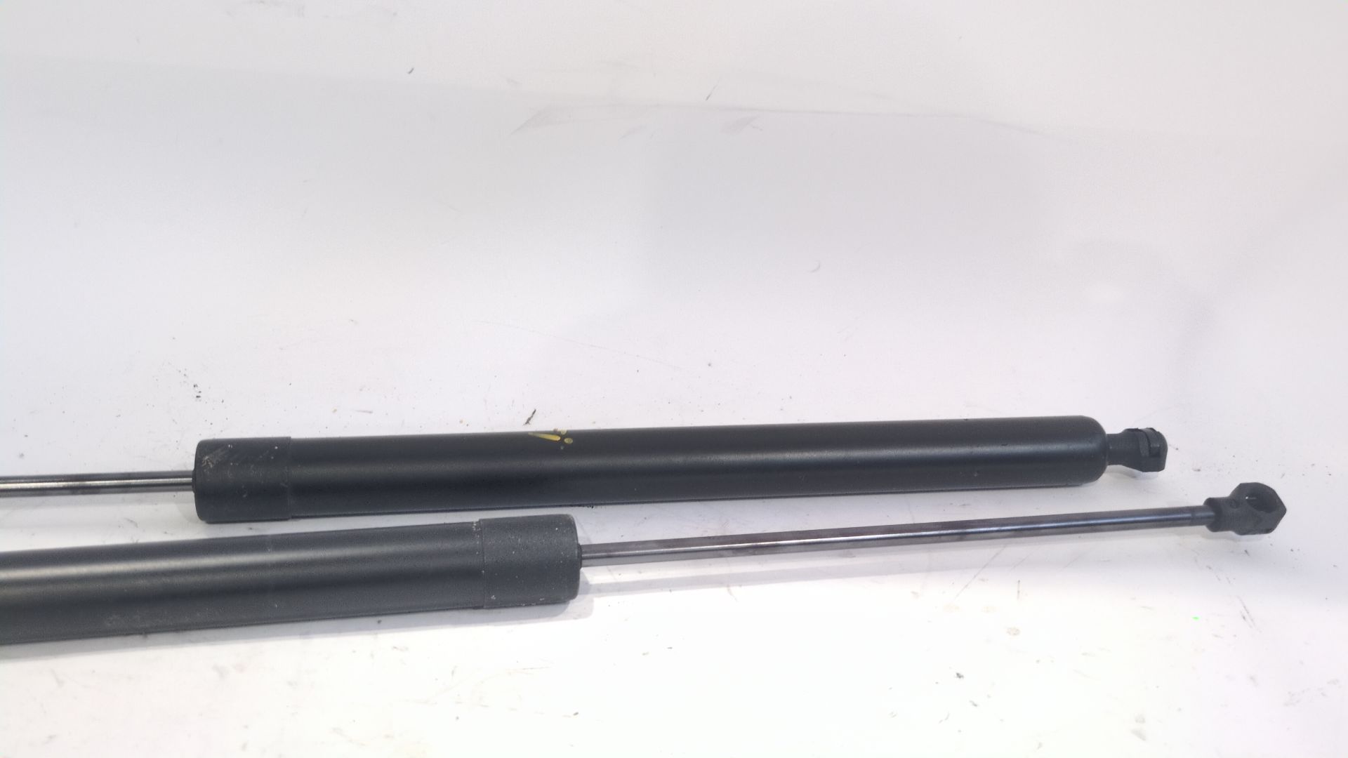 amortiguadores_maletero_porton_9819027880_peugeot_rifter_e_rifter