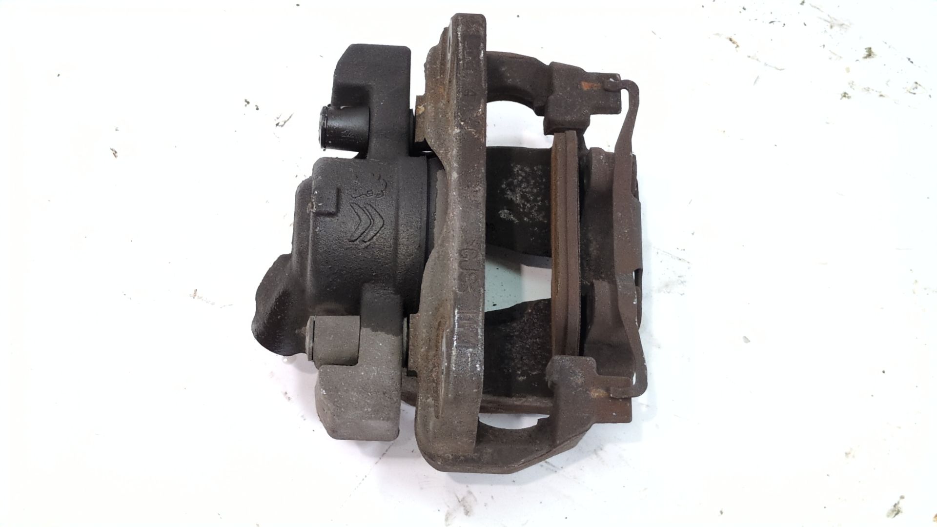 pinza_freno_delantera_izquierda_1635221380_16_352_213_80_peugeot_rifter_1_5_bluehdi_75_ecyhw