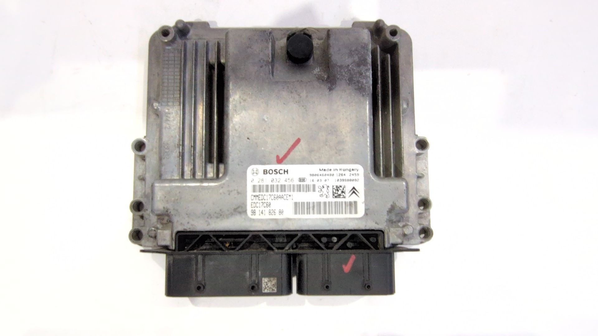 centralita_motor_uce_9806460480_bosch_0_281_032_456_98_141_826_80_peugeot_2008_i_cu_1_6_bluehdi_100