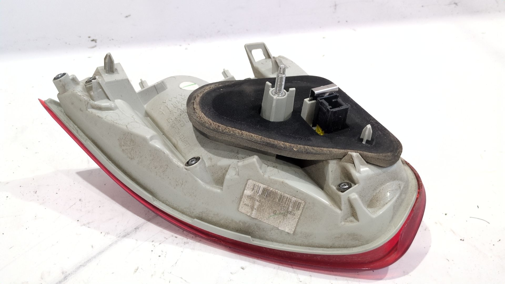 piloto_trasero_izquierdo_interior_9678074480_peugeot_2008_i_cu_1_6_bluehdi_100