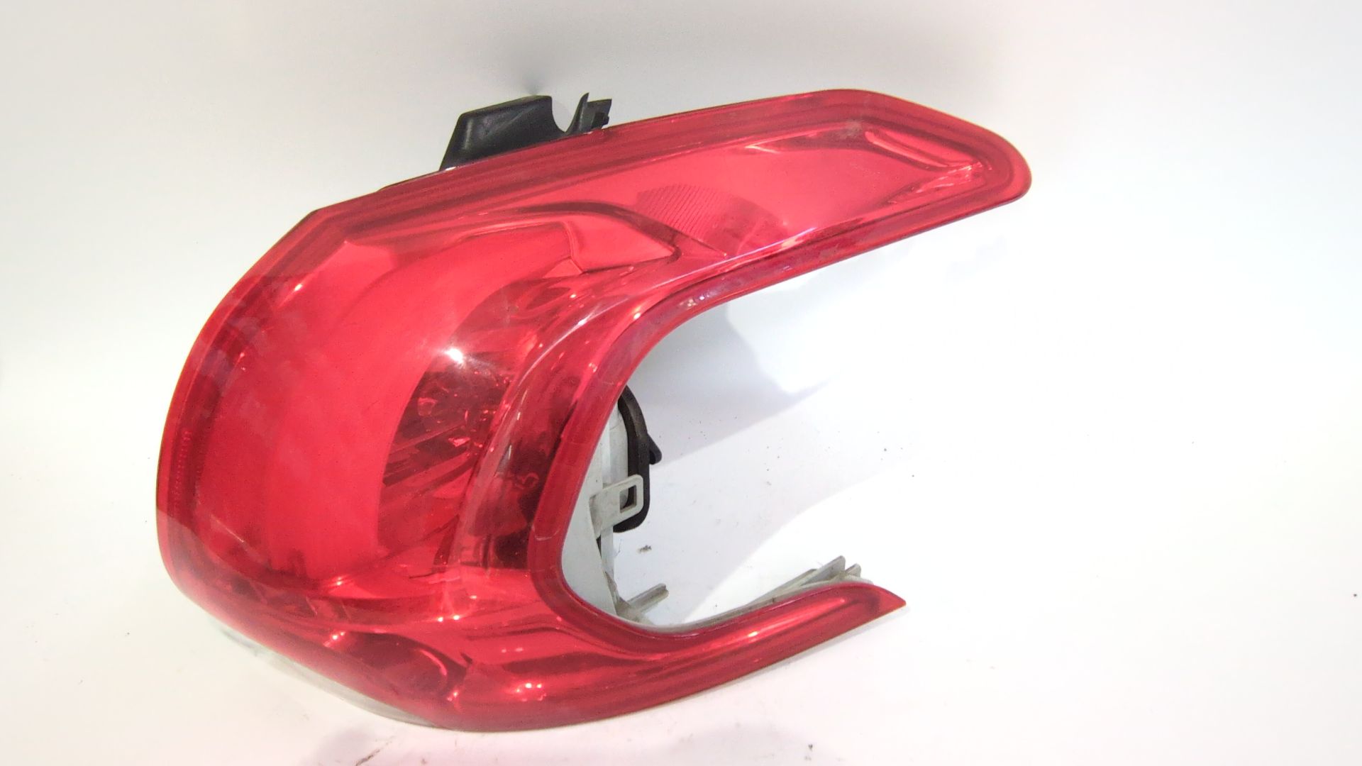 piloto_trasero_derecho_exterior_9678074380_96_780_743_80_peugeot_2008_i_cu_1_6_bluehdi_100