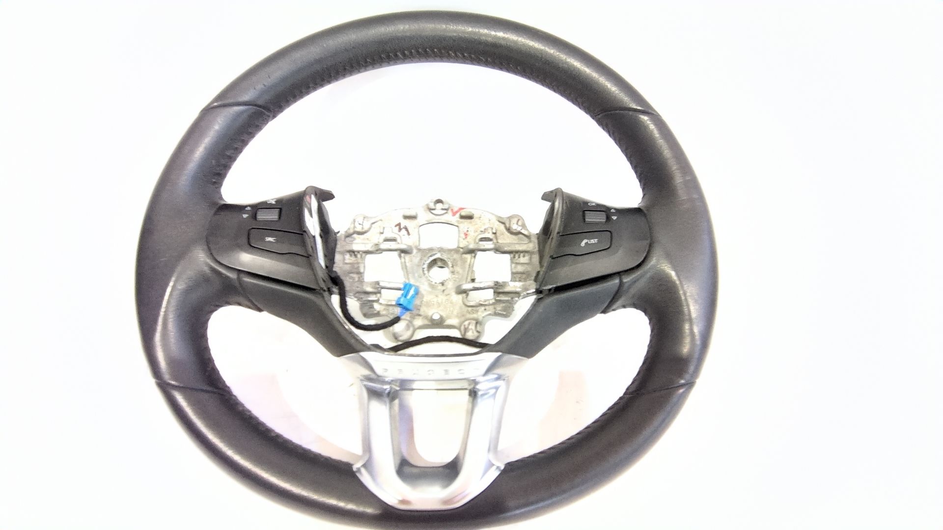 volante_98084115zd_569b83e0_peugeot_2008_i_cu_1_6_bluehdi_100