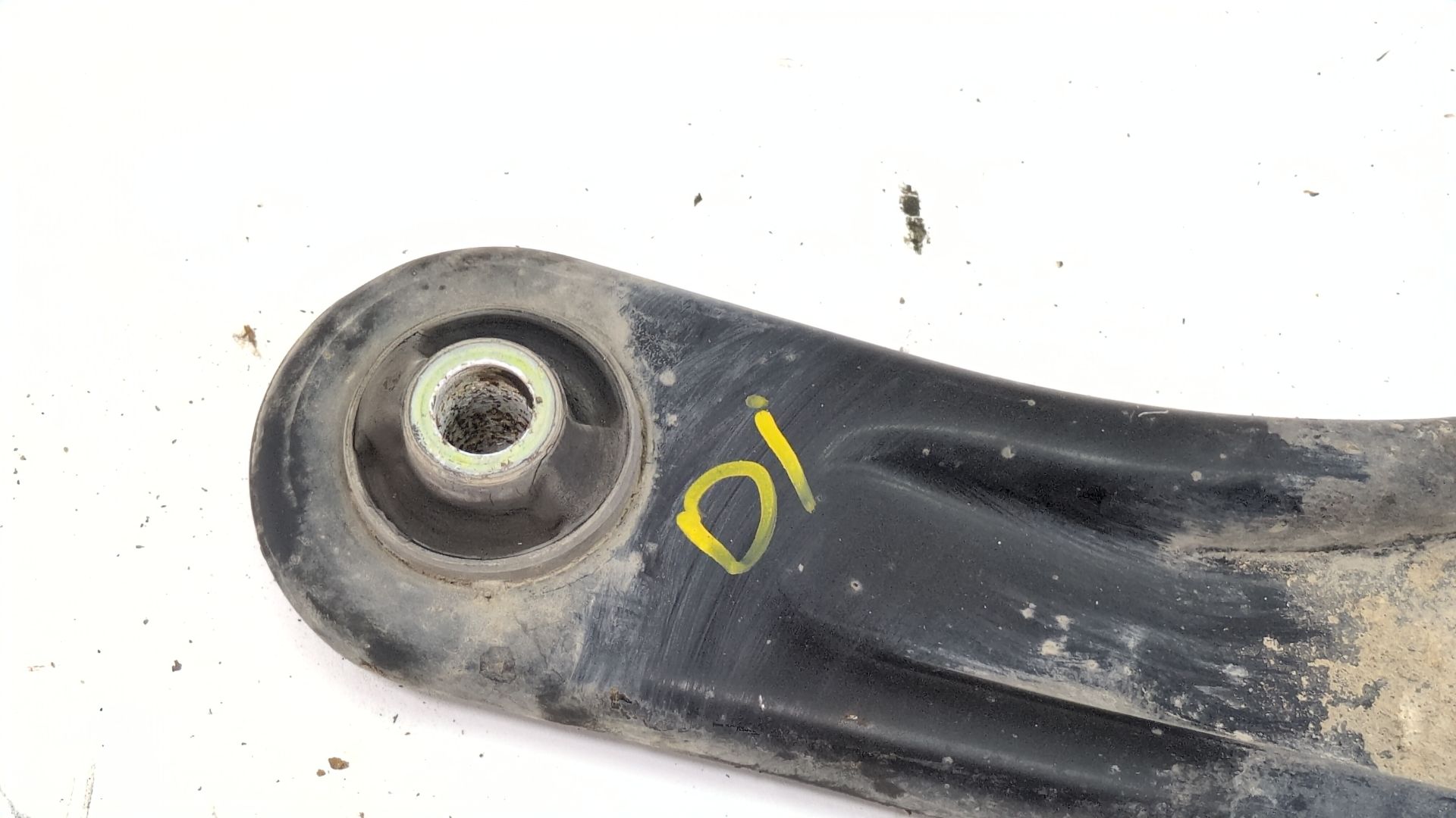 brazo_suspension_inferior_delantero_izquierdo_9813612780_98_136_127_80_peugeot_2008_i_cu_1_6_bluehdi_100