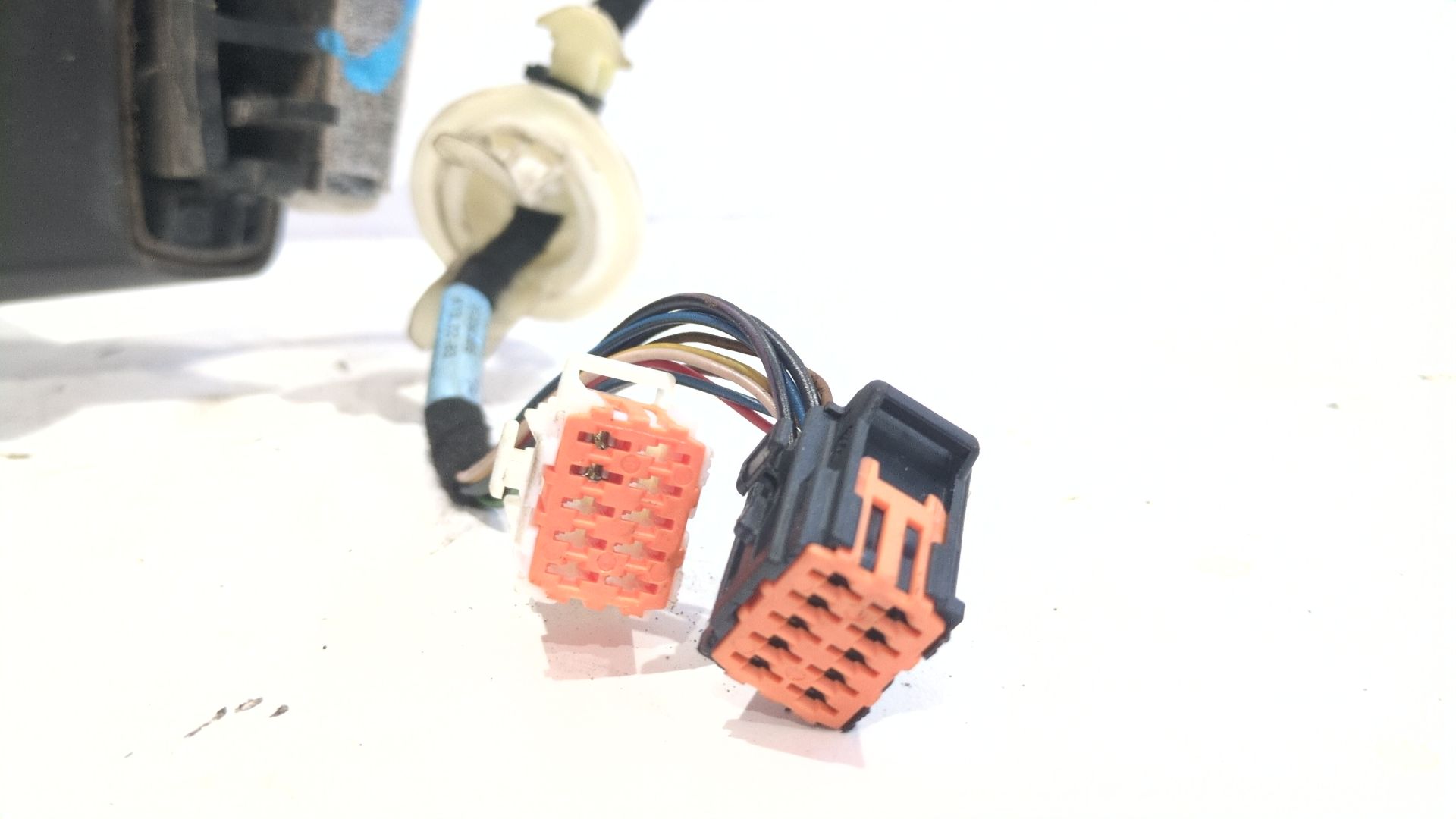 retrovisor_izquierdo_electrico_1608534580_a050448_16_085_345_80_citr_n_c4_ii_nc_1_6_hdi_90