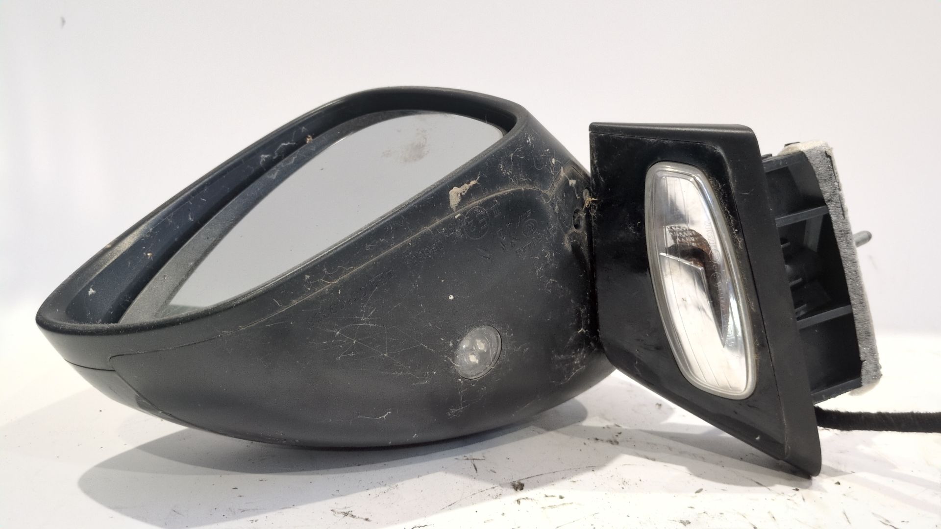 retrovisor_izquierdo_electrico_1608534580_a050448_16_085_345_80_citr_n_c4_ii_nc_1_6_hdi_90