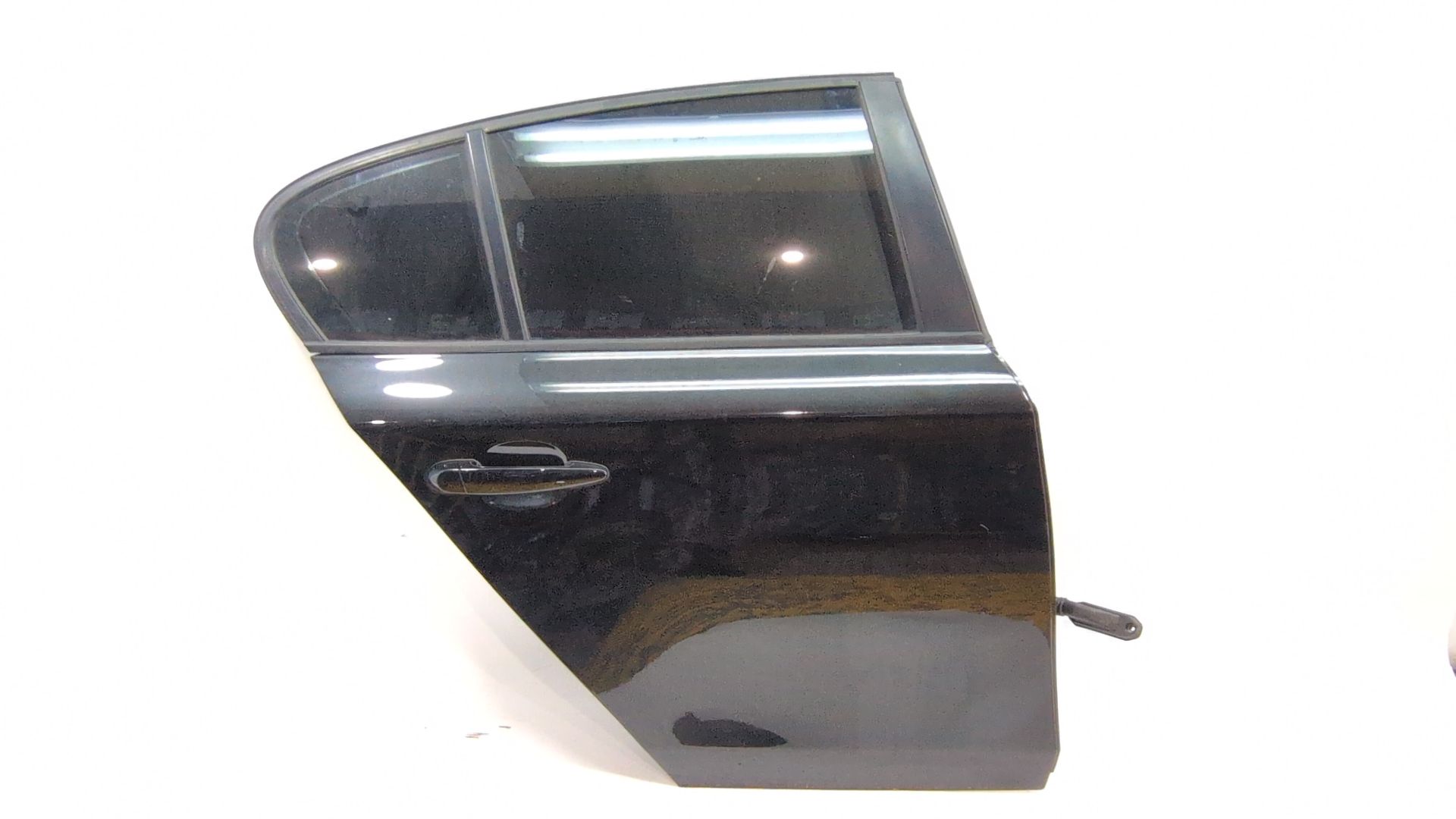 puerta_trasera_derecha_41525a2a384_color_black_sapphire_metallic_475_41_52_5_a2a_384_bmw_1_e87_120_d