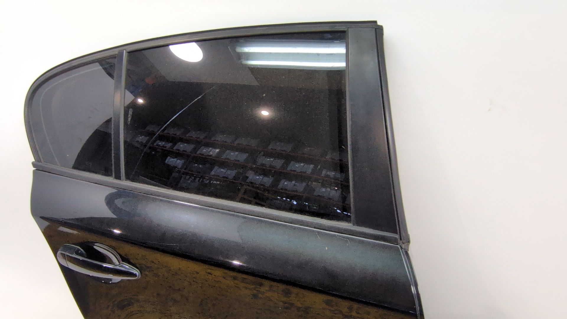 puerta_trasera_derecha_41525a2a384_color_black_sapphire_metallic_475_41_52_5_a2a_384_bmw_1_e87_120_d