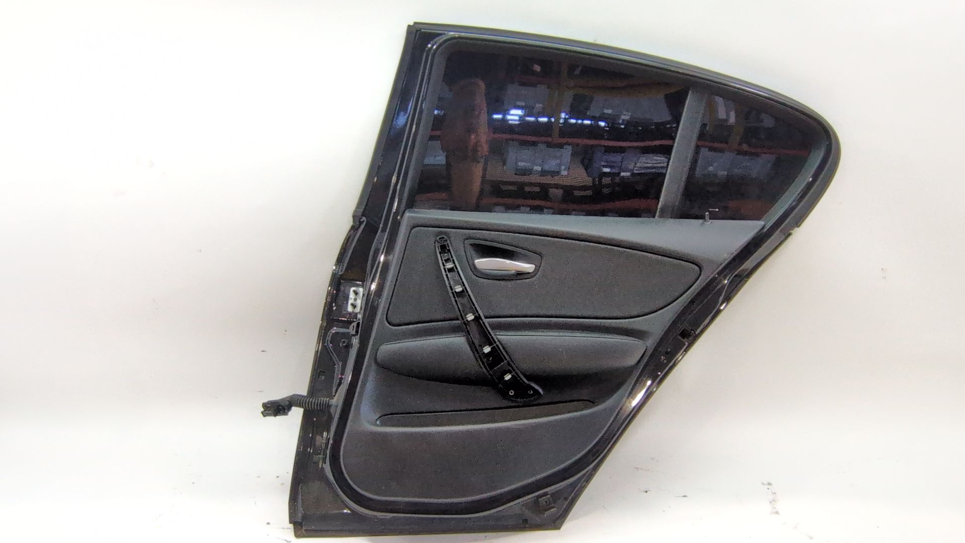 puerta_trasera_derecha_41525a2a384_color_black_sapphire_metallic_475_41_52_5_a2a_384_bmw_1_e87_120_d