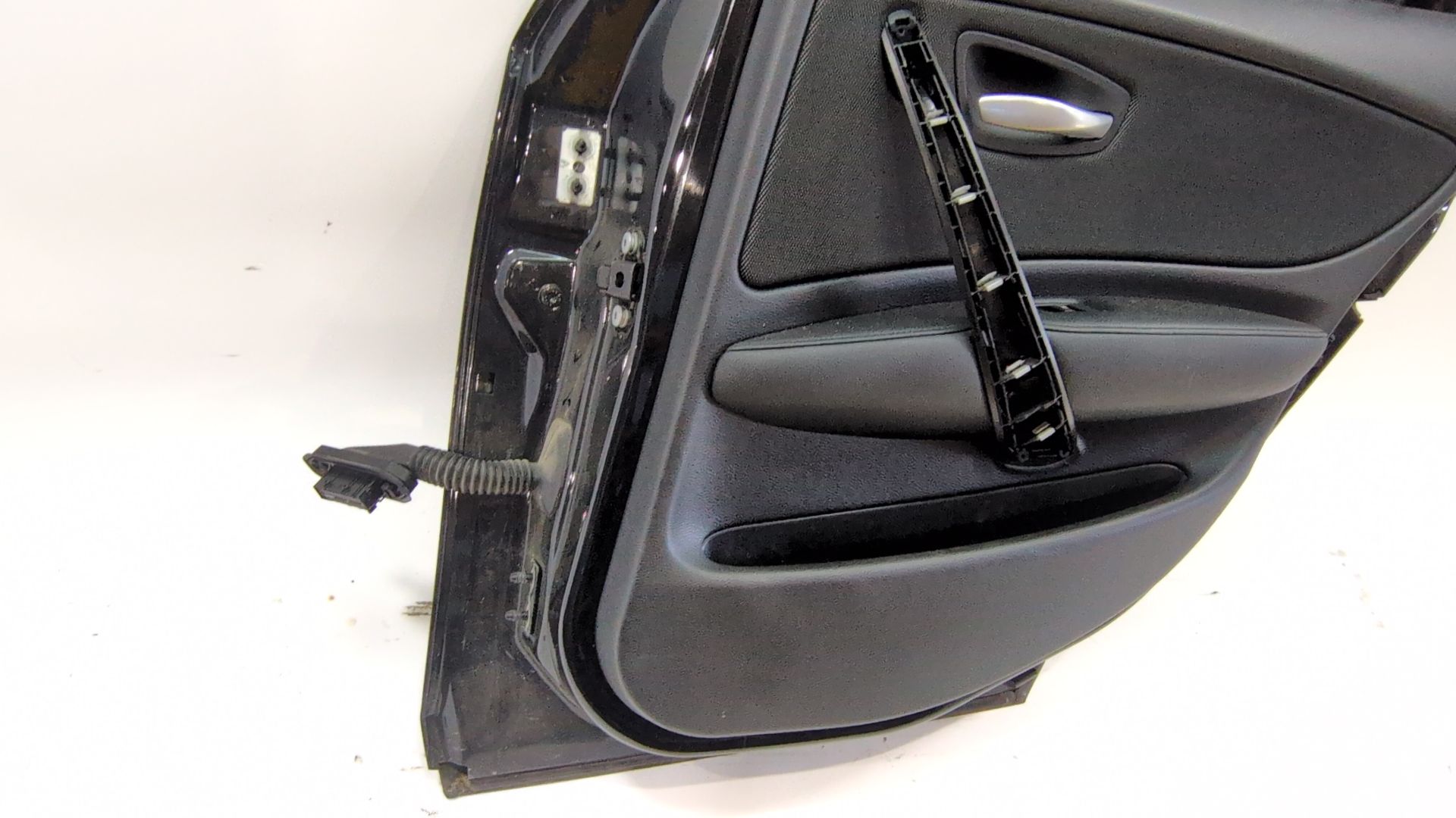 puerta_trasera_derecha_41525a2a384_color_black_sapphire_metallic_475_41_52_5_a2a_384_bmw_1_e87_120_d