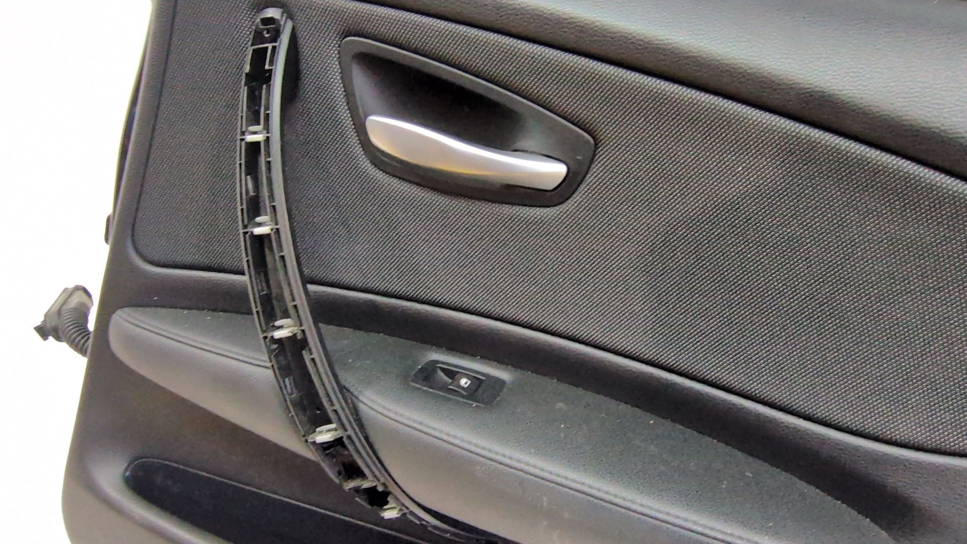 puerta_trasera_derecha_41525a2a384_color_black_sapphire_metallic_475_41_52_5_a2a_384_bmw_1_e87_120_d