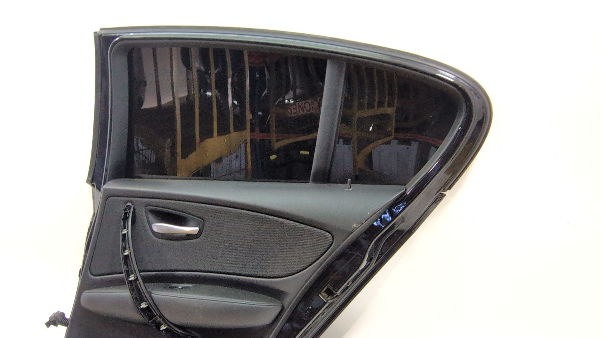 puerta_trasera_derecha_41525a2a384_color_black_sapphire_metallic_475_41_52_5_a2a_384_bmw_1_e87_120_d