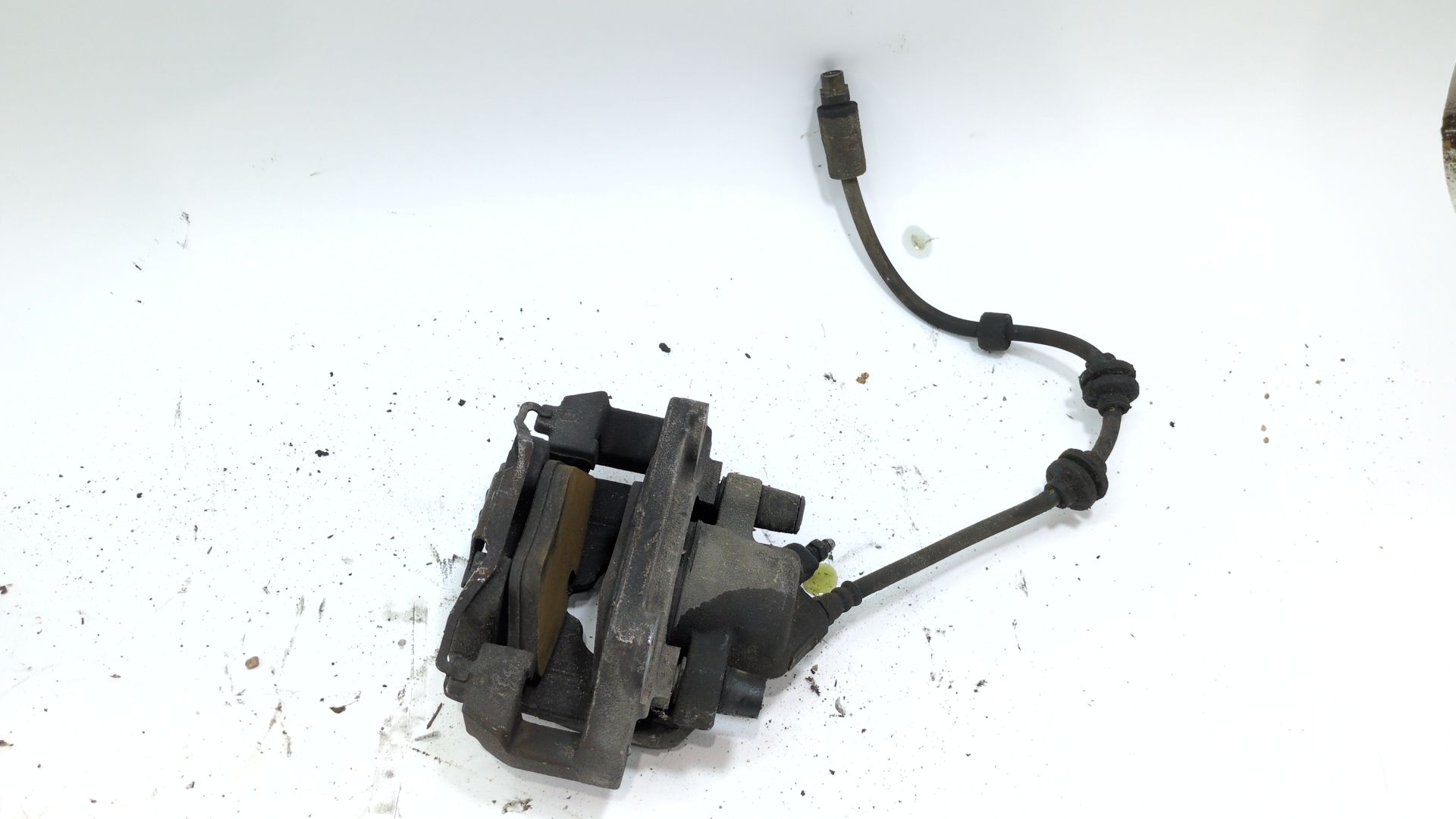 pinza_freno_delantera_derecha_34116776528_34_11_6_776_528_bmw_1_e87_120_d