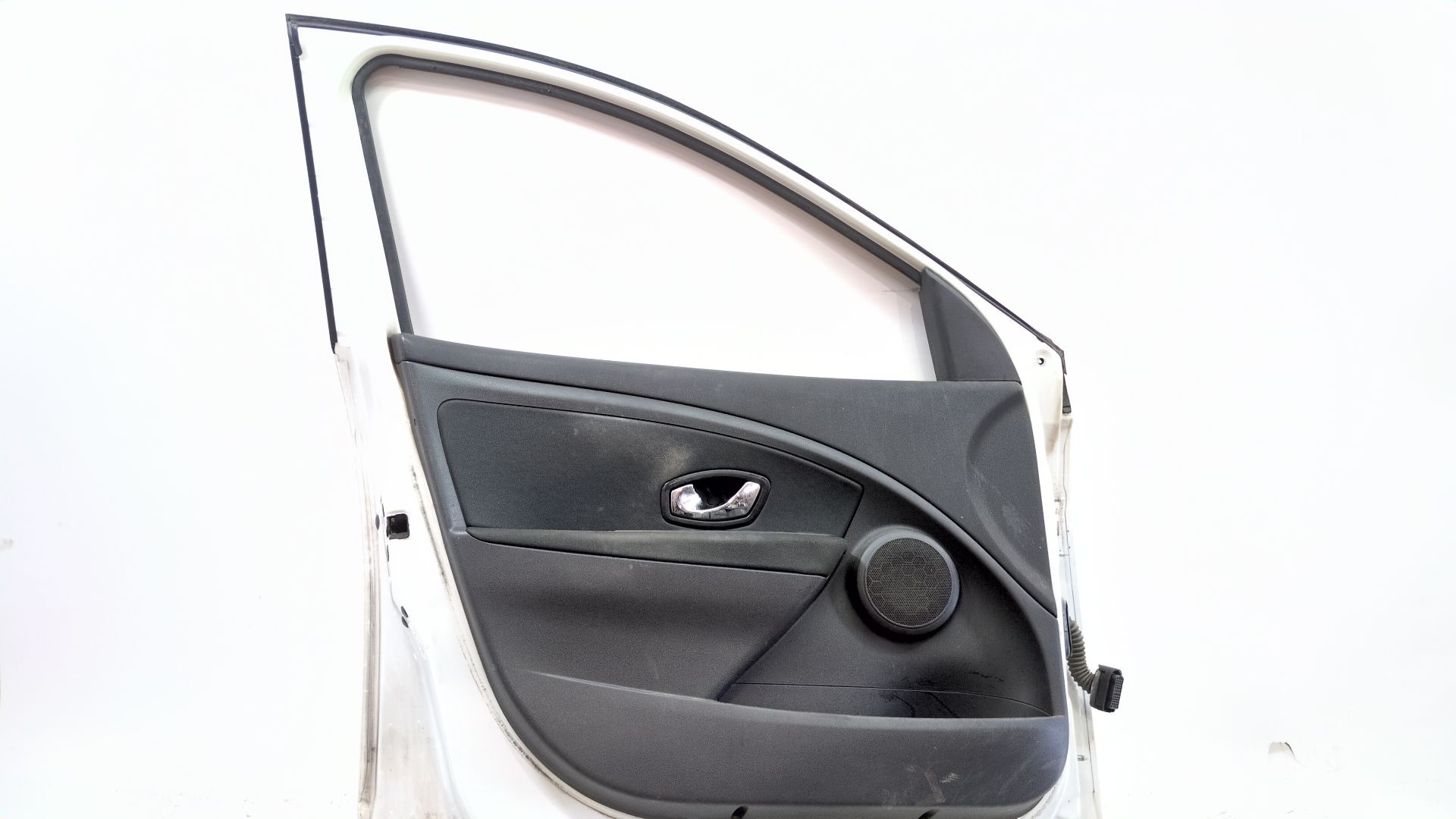 puerta_delantera_izquierda_801015772r_color_carroceria_ov369_ice_white_bc_renault_megane_iii_hatchback_bz0_1_b3_1_5_dci_bz09_bz0