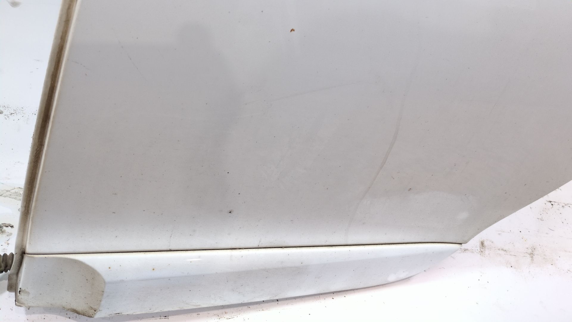 puerta_trasera_izquierda_821010108r_color_carroceria_ov369_ice_white_bc_renault_megane_iii_hatchback_bz0_1_b3_1_5_dci_bz09_bz0d