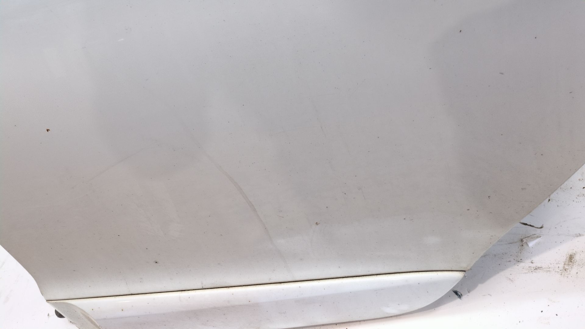 puerta_trasera_izquierda_821010108r_color_carroceria_ov369_ice_white_bc_renault_megane_iii_hatchback_bz0_1_b3_1_5_dci_bz09_bz0d