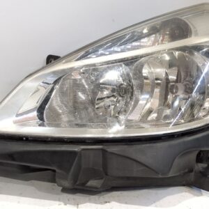 faro_izquierdo_8200459824_89900157_8200244889_renault_clio_iii_br0_1_cr0_1_1_5_dci_br17_cr17