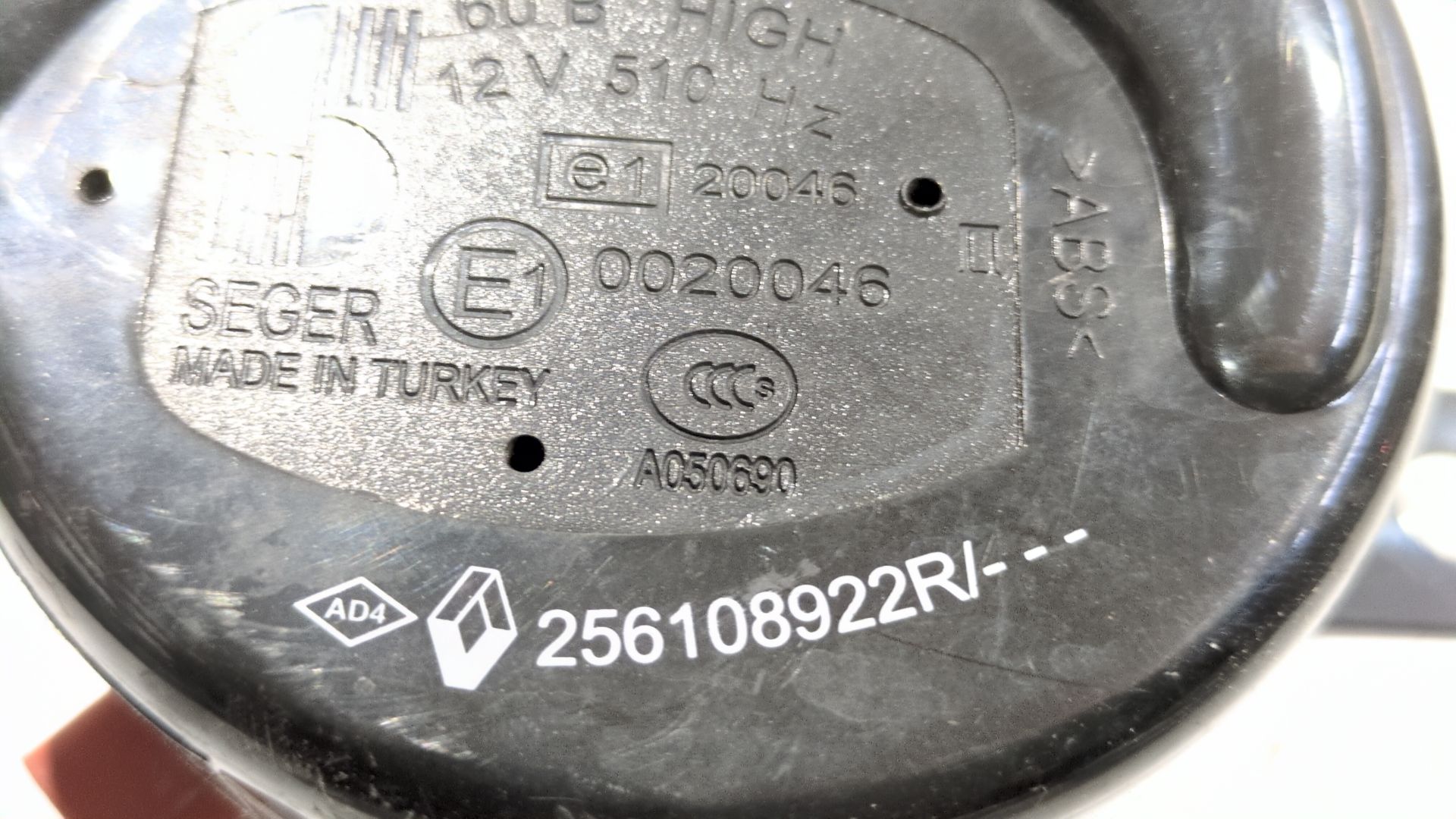 claxon_256108922r_renault_espace_v_jr_1_6_dci_130