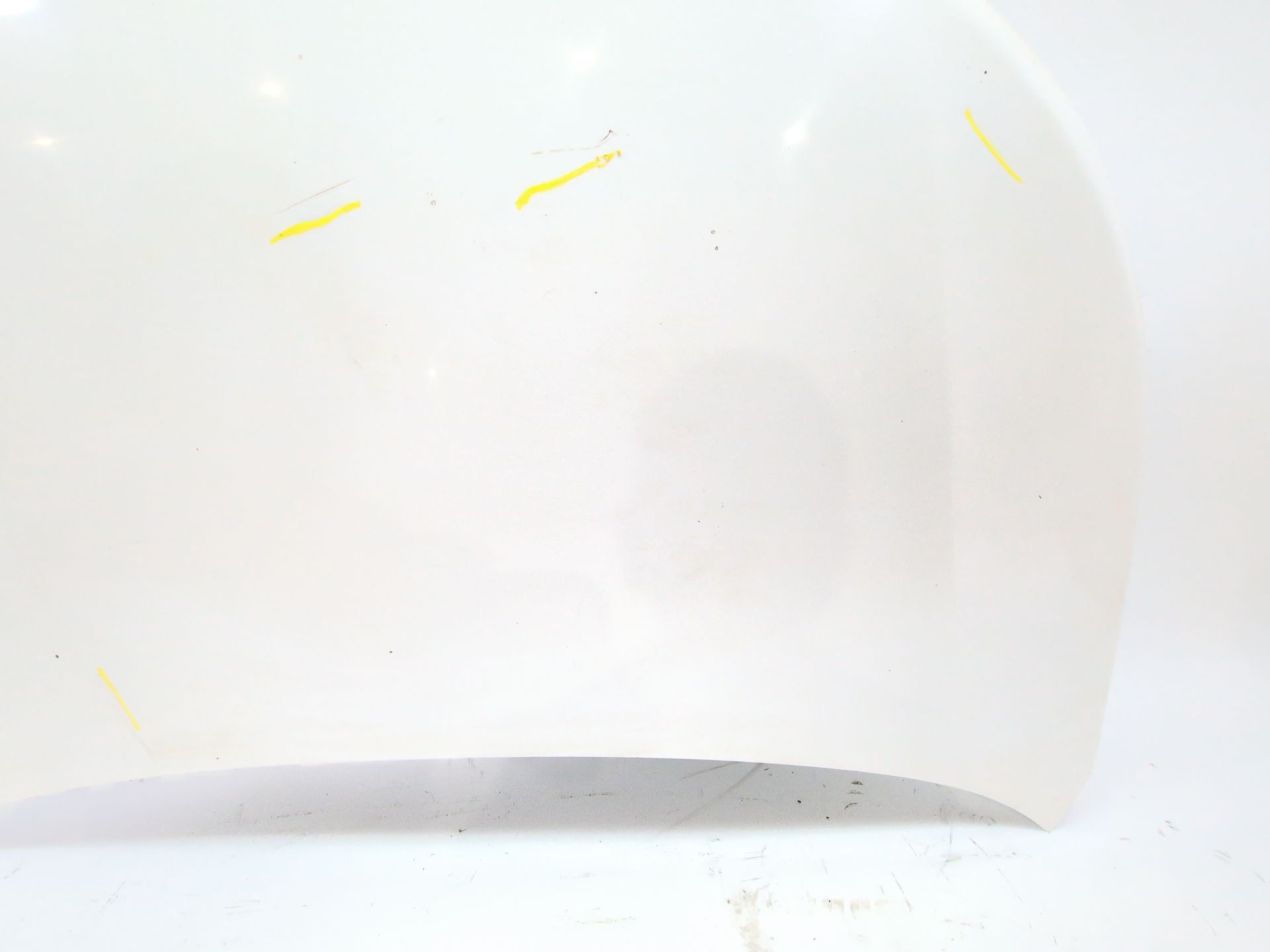 capot_5330105040_color_exterior_040_toyota_avensis_ranchera_familiar_t27_2_2_d_4d_adt271