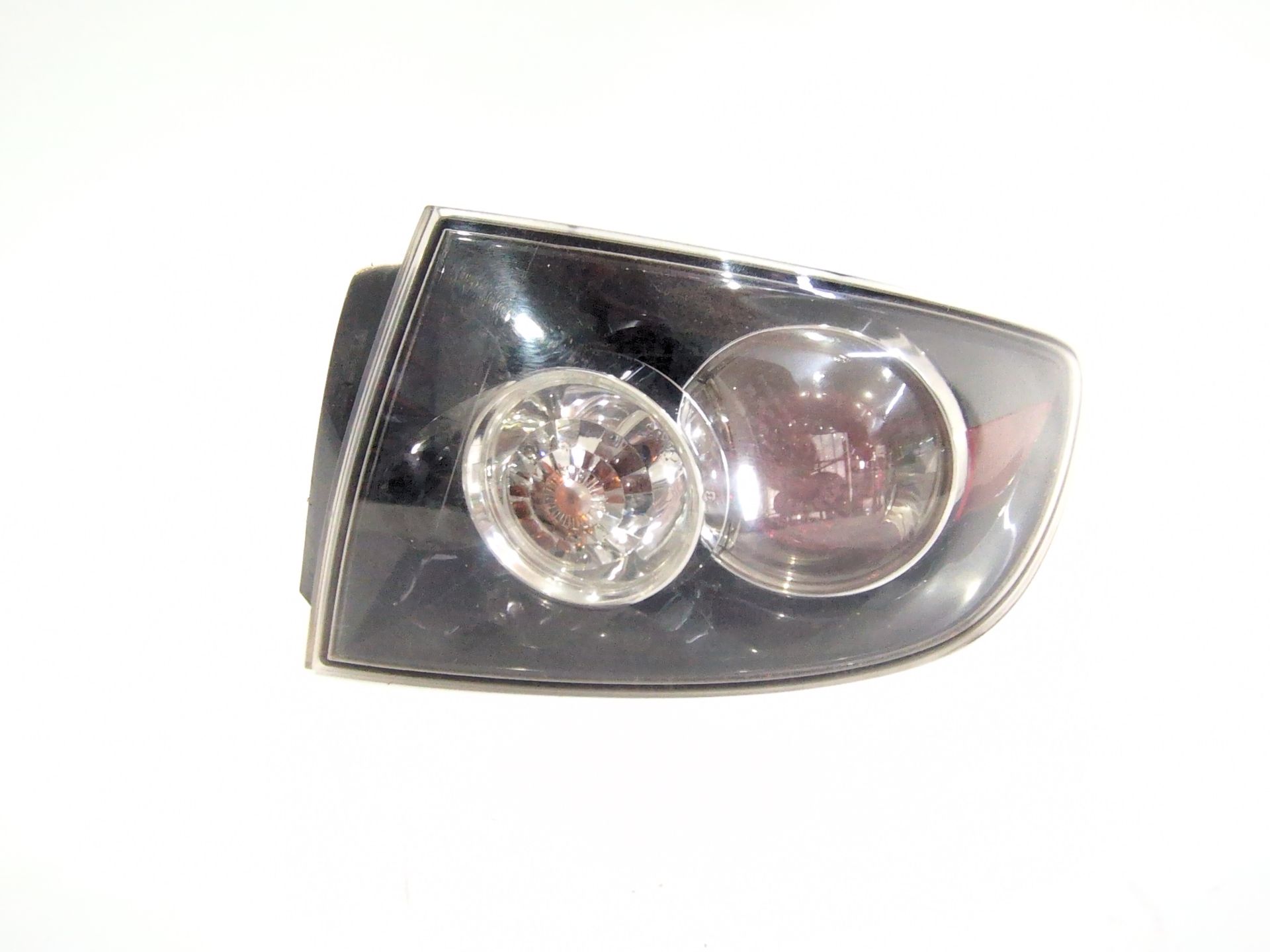 piloto_trasero_derecho_exterior_br5h51150c_mazda_3_sedan_bk_1_6_di_turbo_bk12y