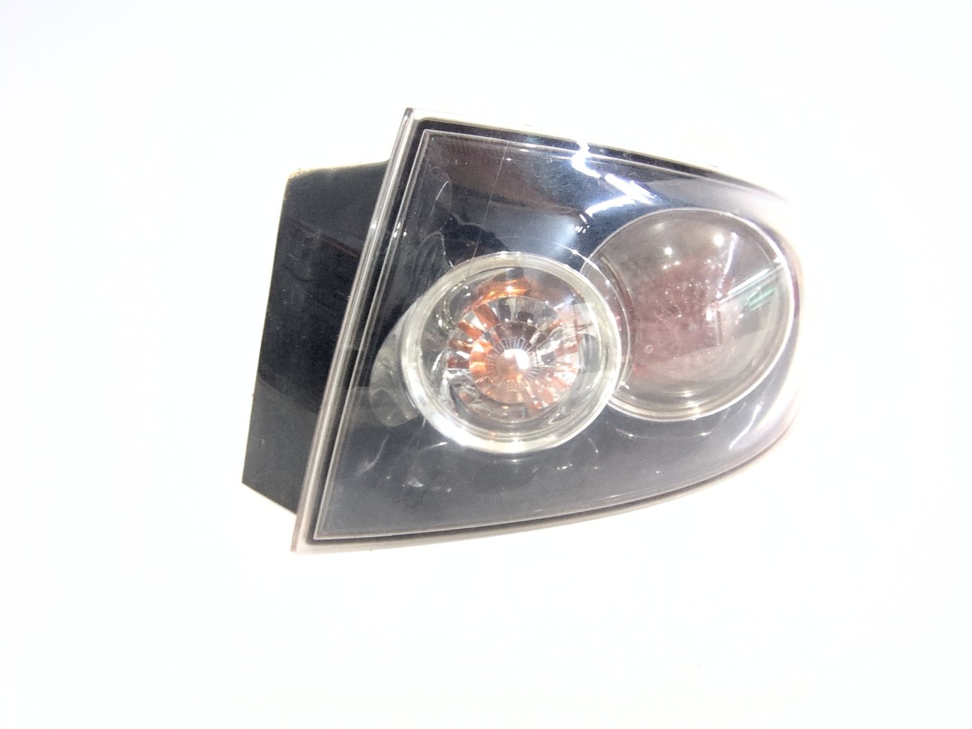 piloto_trasero_derecho_exterior_br5h51150c_mazda_3_sedan_bk_1_6_di_turbo_bk12y