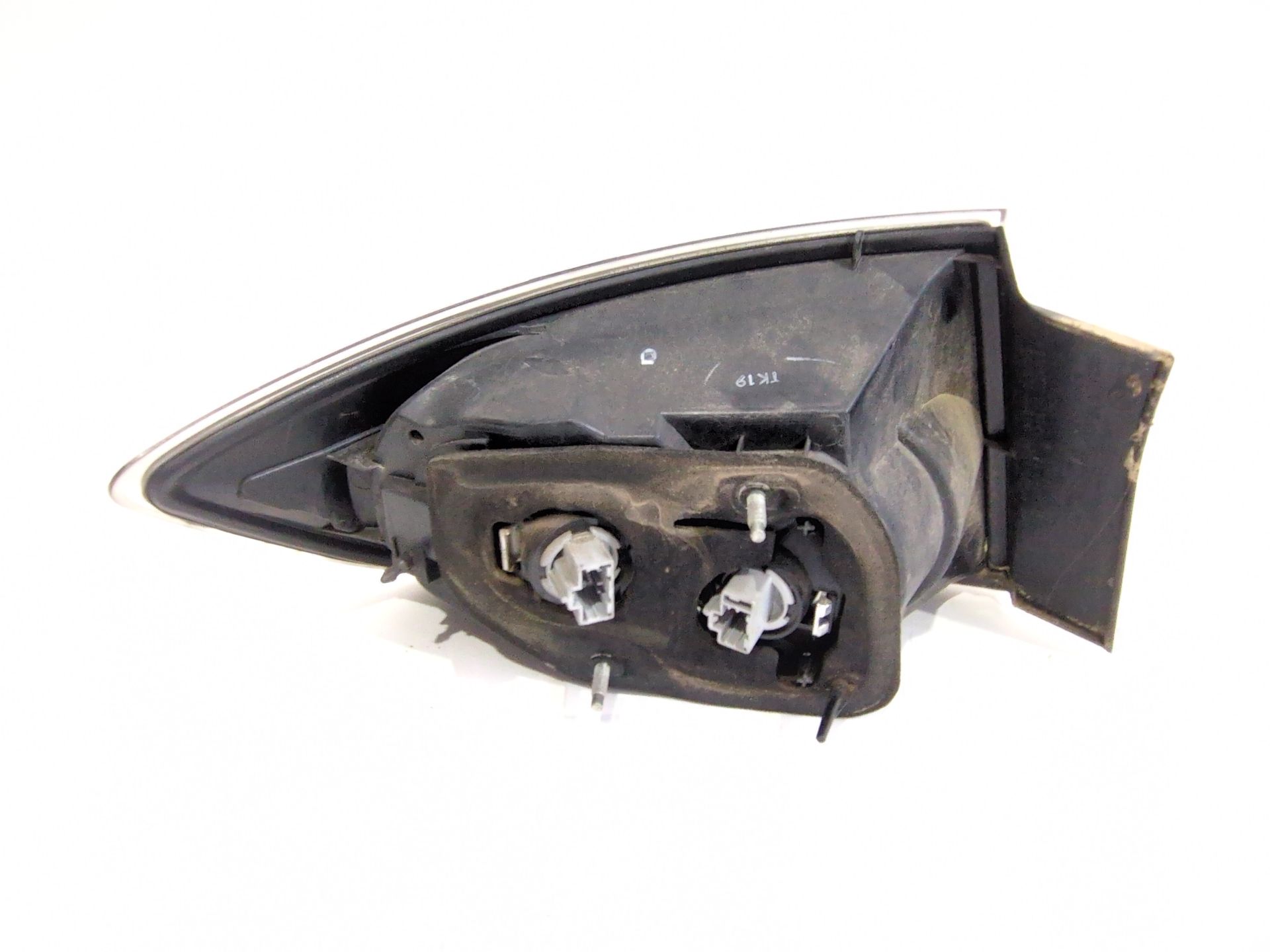 piloto_trasero_derecho_exterior_br5h51150c_mazda_3_sedan_bk_1_6_di_turbo_bk12y