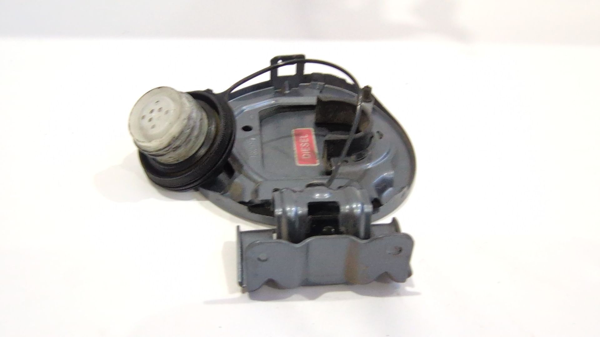 tapa_exterior_combustible_78830jy00a_tekxb_color_carroceria_grey_renault_koleos_i_hy_2_0_dci_hy0k