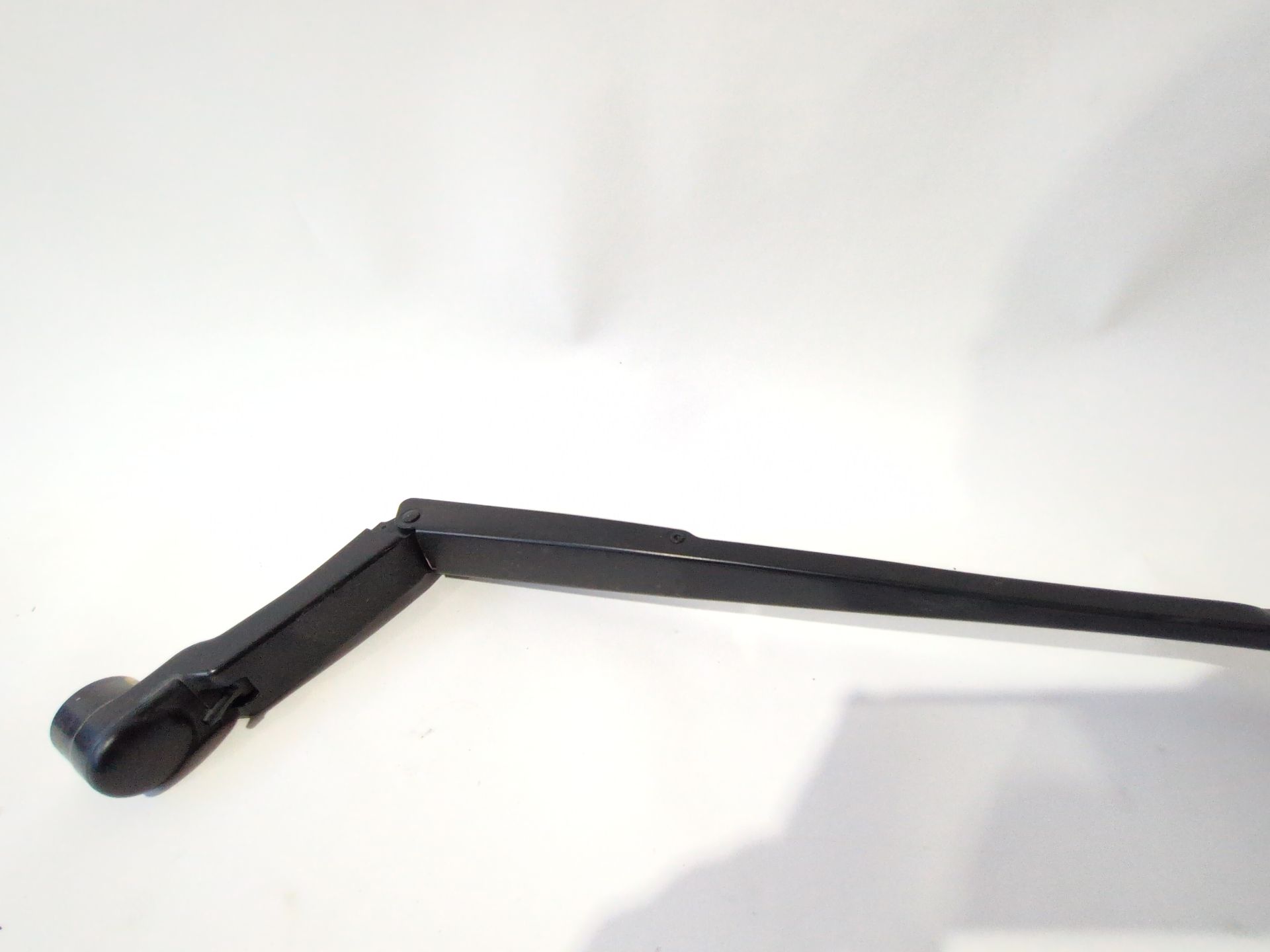 brazo_limpia_delantero_derecho_bckb67321_mazda_3_hatchback_bp_skyactiv_x_m_hybrid_bp2h