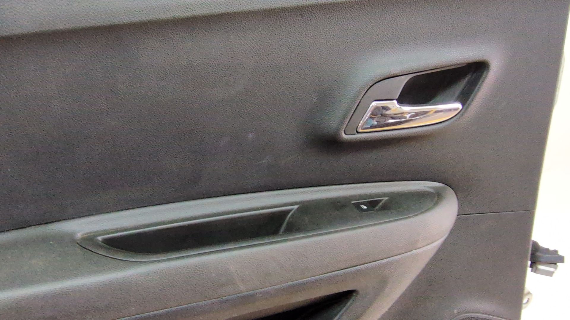 puerta_trasera_izquierda_95090291_chevrolet_trax_1_6