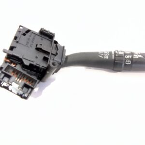 mando_limpia_8465205150_toyota_corolla_verso_zer_zze12_r1_2_2_d_4d_aur10