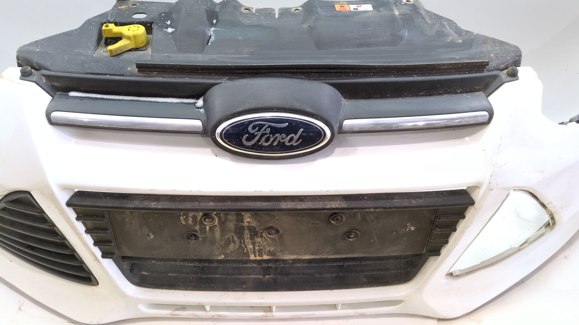 paragolpes_delantero_bm5117757afxwaa_pintura_exterior_blanco_bm51_17757_afxwaa_ford_focus_iii_1_0_ecoboost