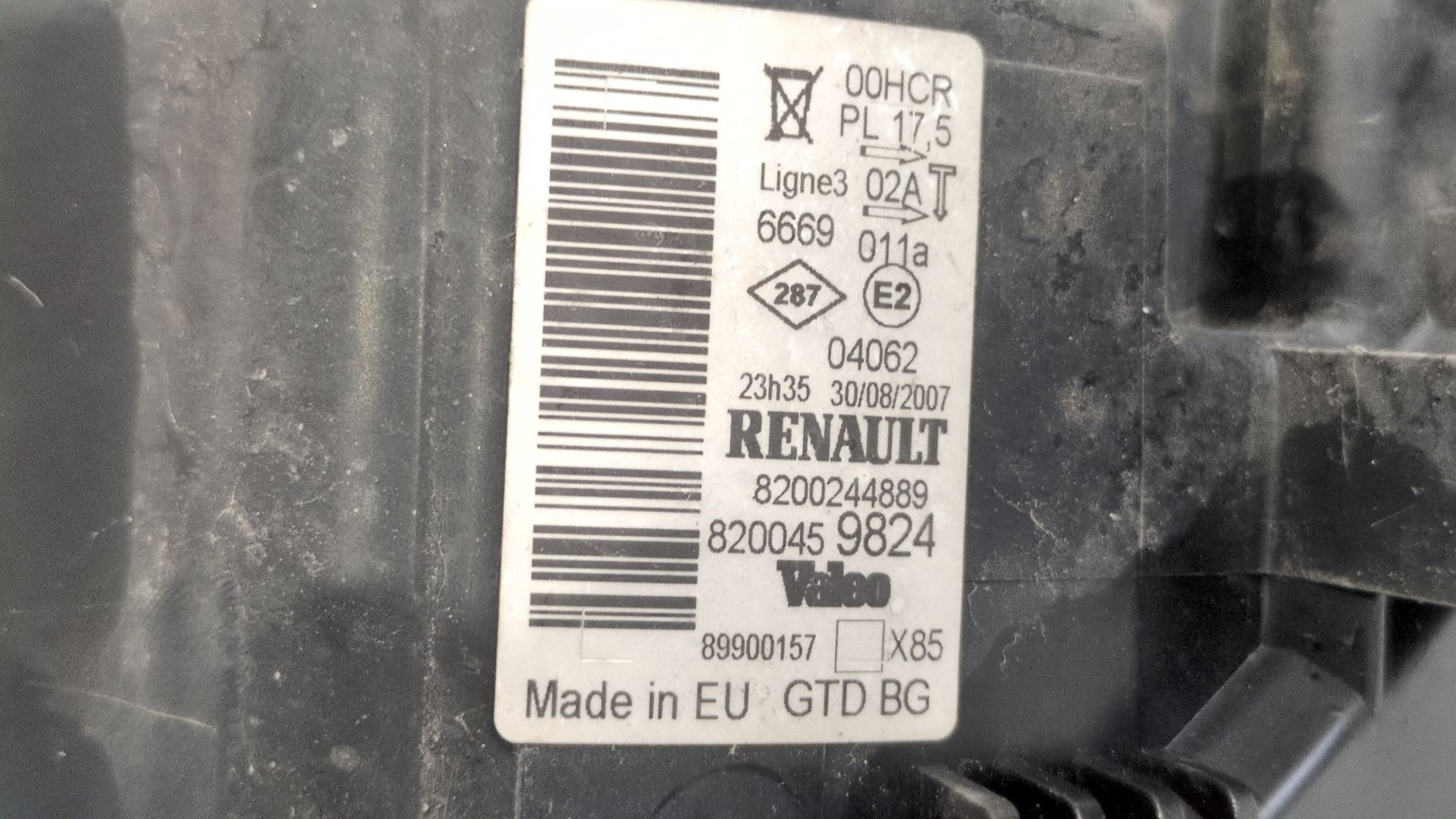 faro_izquierdo_8200459824_renault_clio_iii_br0_1_cr0_1_1_4_16v