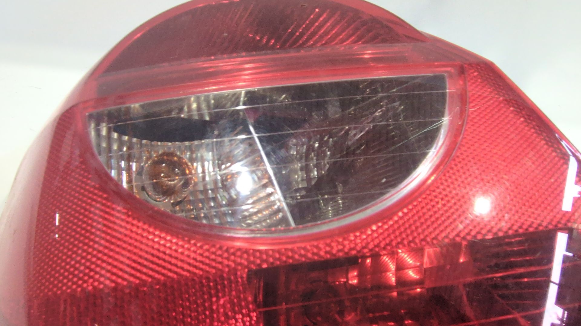 piloto_trasero_izquierdo_8200459962_renault_clio_iii_br0_1_cr0_1_1_4_16v