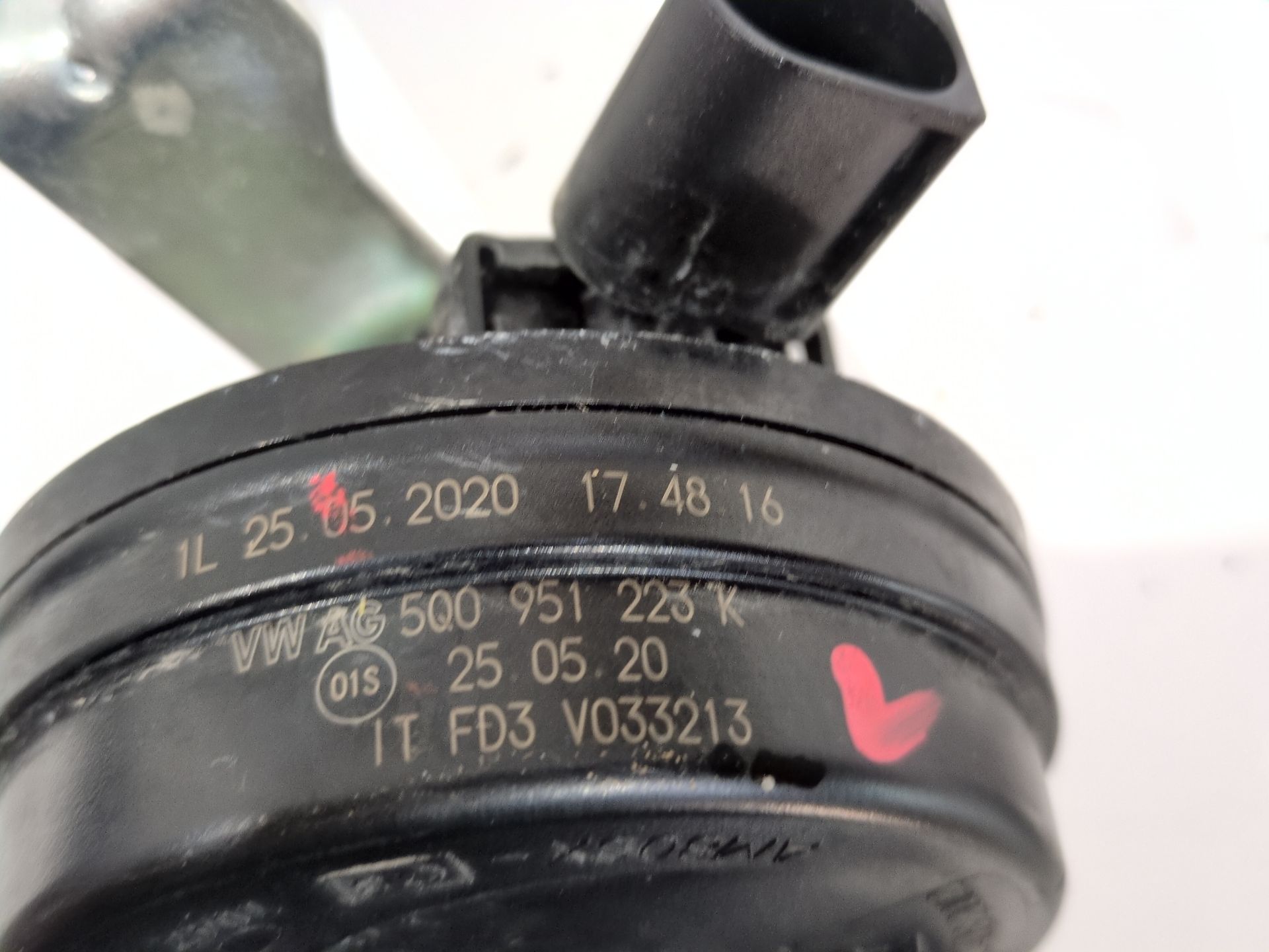 claxon_5q0951223k_5q0_951_223_k_volkswagen_golf_vii_5g1_bq1_be1_be2_2_0_tdi