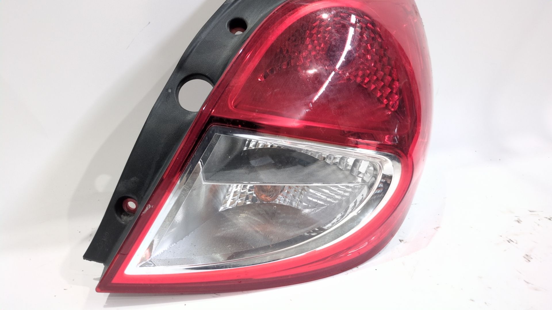 piloto_trasero_derecho_8200886946_renault_clio_iii_br0_1_cr0_1_1_5_dci_c_br0g_c_br1g