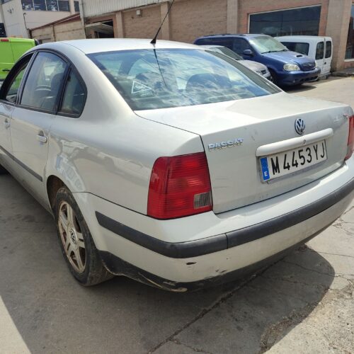 VOLKSWAGEN PASSAT B5 (3B2)