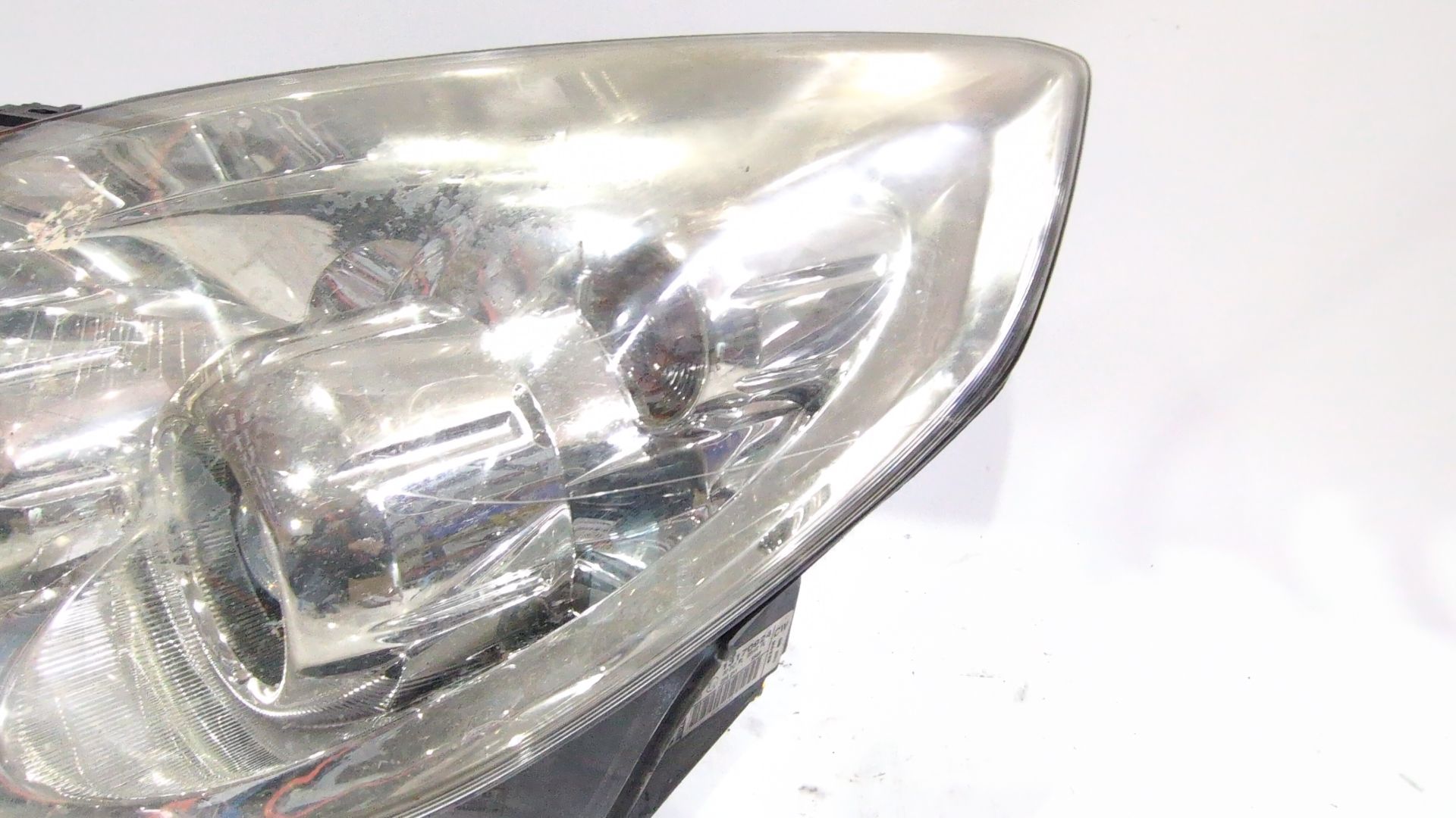 faro_izquierdo_xenon_13170924_opel_vectra_c_gts_z02_1_9_cdti_f68