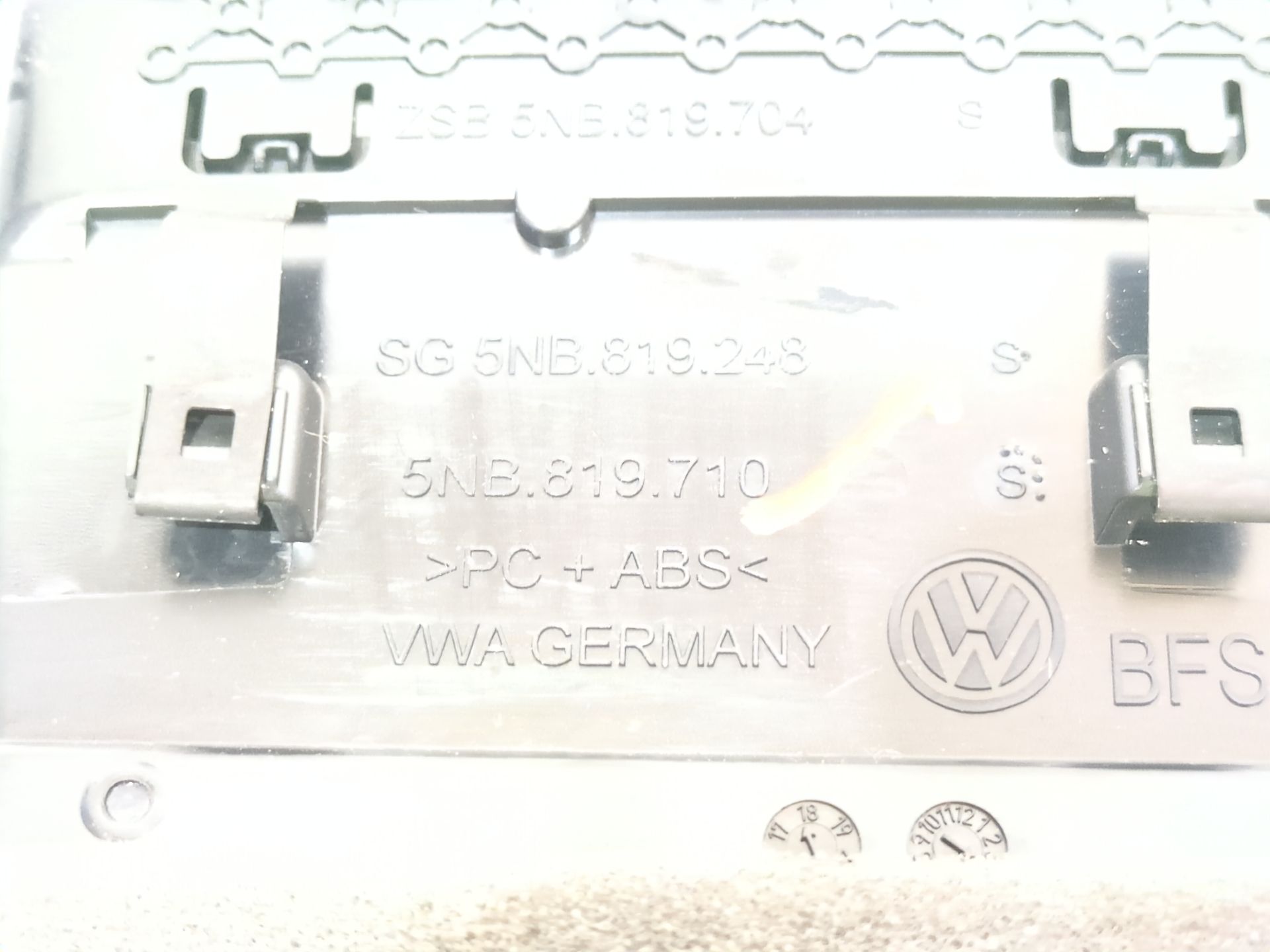 rejilla_aireadora_5nb819710_5nb_819_710_volkswagen_tiguan_ad1_ax1_2_0_tdi