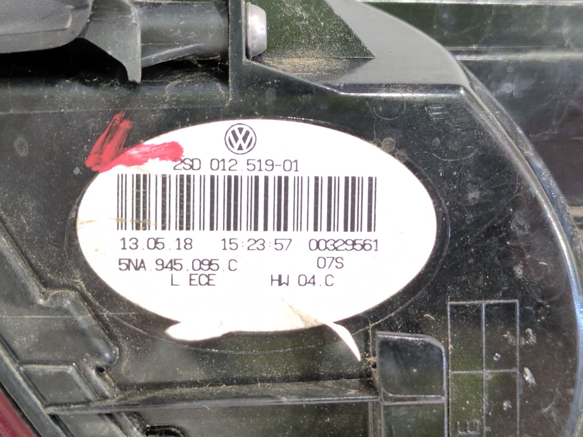 piloto_trasero_izquierdo_exterior_5na945095c_5na_945_095_c_volkswagen_tiguan_ad1_ax1_2_0_tdi